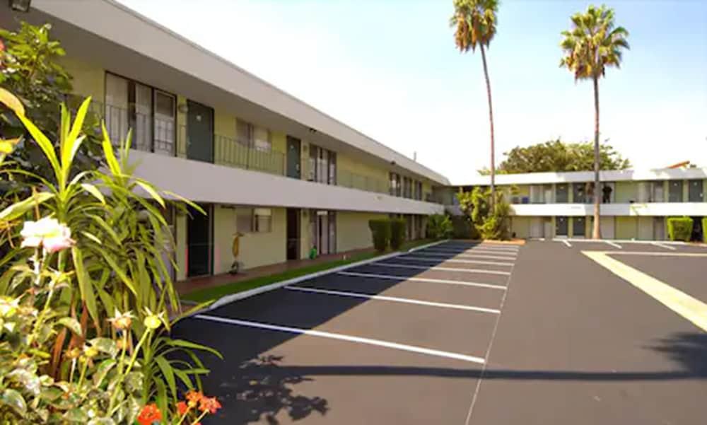 Vagabond Inn Los Angeles At Usc Екстер'єр фото